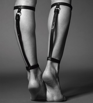 Maze Back Leg Garter - Black