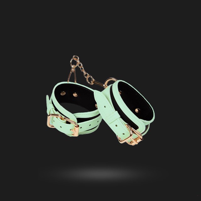 GLOW-IN-THE-DARK BONDAGE KIT