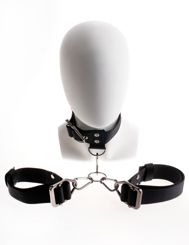 COMMAND Cuff & Collar Set