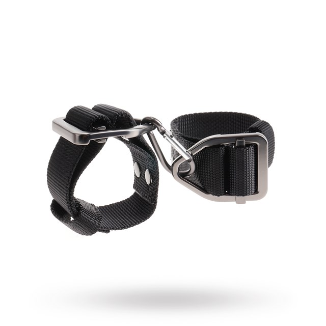 COMMAND Heavy-Duty Cuffs